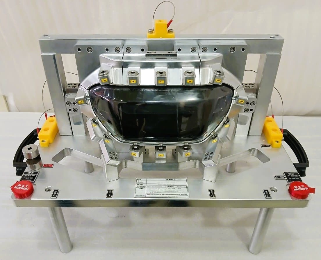 Automotive lighting assembly checking fixture