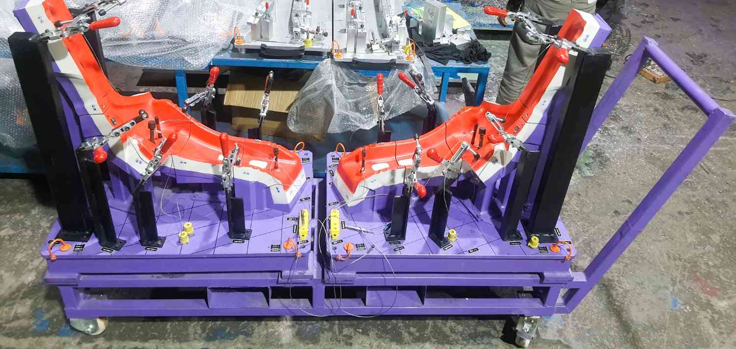 Reinforcement Waist LTGT Outer LH and RH Checker